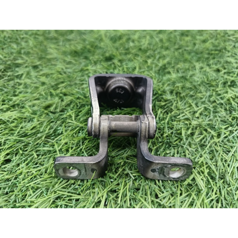 Петля багажника (кузов и элементы) Volkswagen Tiguan 5N 2011 1.4 CAVA 5n0827301