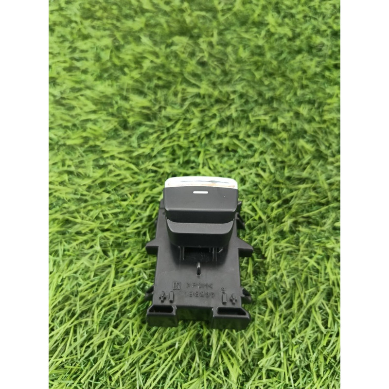 Кнопка стеклоподъемника (электрика / кнопки) Subaru Forester SK 2020 2.5 83071SJ420