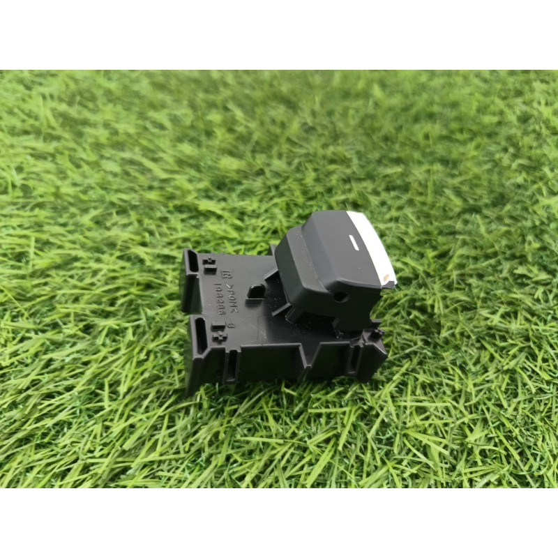 Кнопка стеклоподъемника (электрика / кнопки) Subaru Forester SK 2020 2.5 83071SJ420