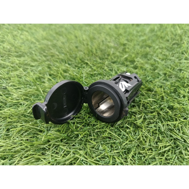 Розетка (электрика) Subaru Forester SK 2020 2.5 86711AL010