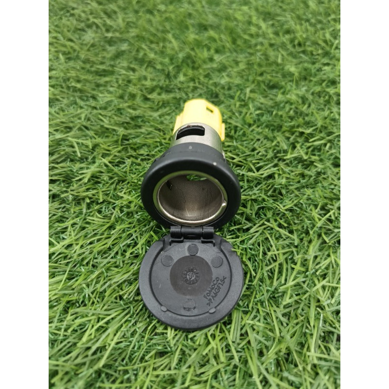 Розетка (электрика) Ford Ecosport B515 2018 1.0L F1EZ-19N236-A