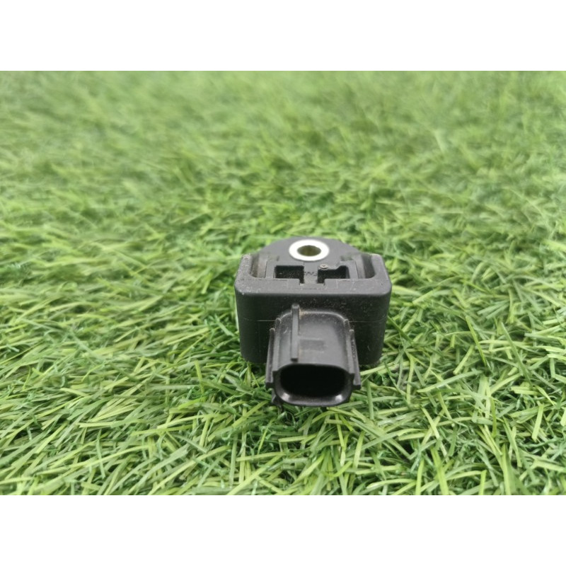 Датчик удара (электрика / датчики) Subaru Forester SJ 98237yc010