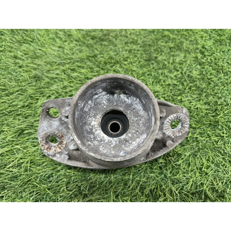 Опора стойки (подвеска) AUDI A6 C7 2011 2.0 tdi 4g0513353a