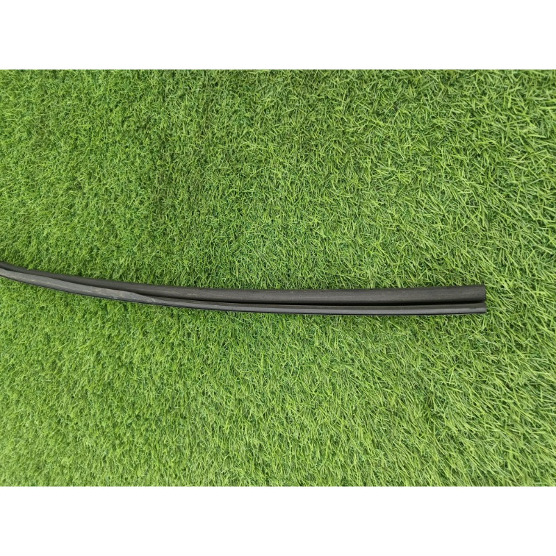 Ущільнювач скла дверей (кузов і елементи) Subaru Forester SK 2020 2.5 63527SJ020