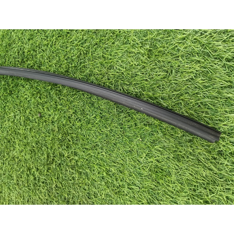 Уплотнитель стекла двери (кузов и элементы) Subaru Forester SK 2020 2.5 63527SJ010
