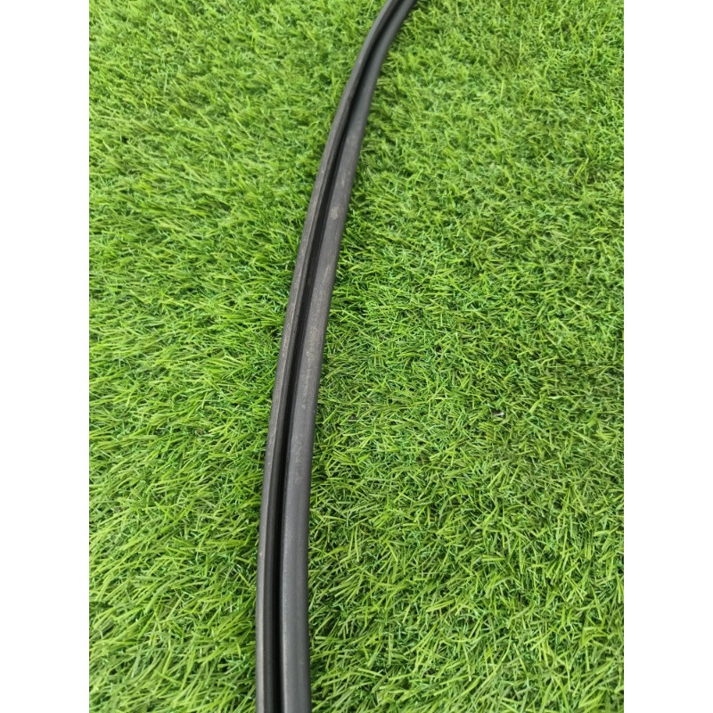 Уплотнитель стекла двери (кузов и элементы) Subaru Forester SK 2020 2.5 63527SJ010