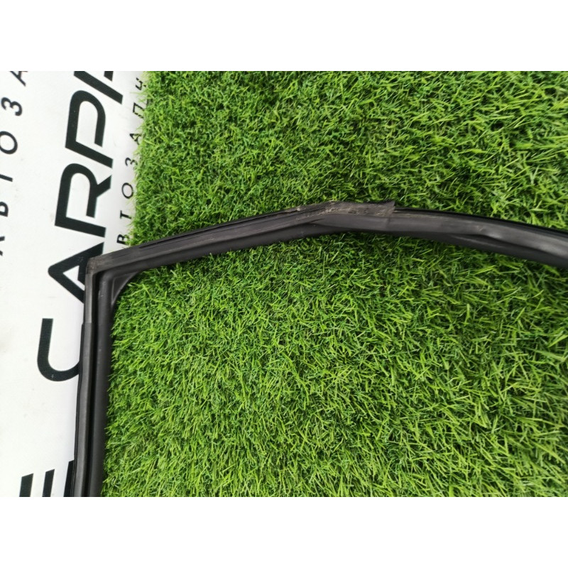 Уплотнитель стекла двери (кузов и элементы) Subaru Forester SK 2020 2.5 63527SJ030