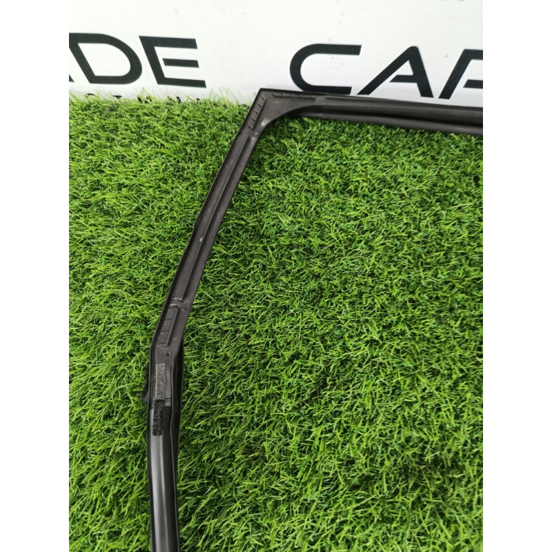 Уплотнитель стекла двери (кузов и элементы) Subaru Forester SK 2020 2.5 63527SJ030