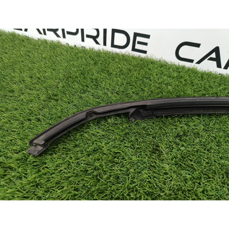 Уплотнитель проема двери (кузов и элементы) Chevrolet Captiva C140 2011 2.2 D (z22d1) 95061127