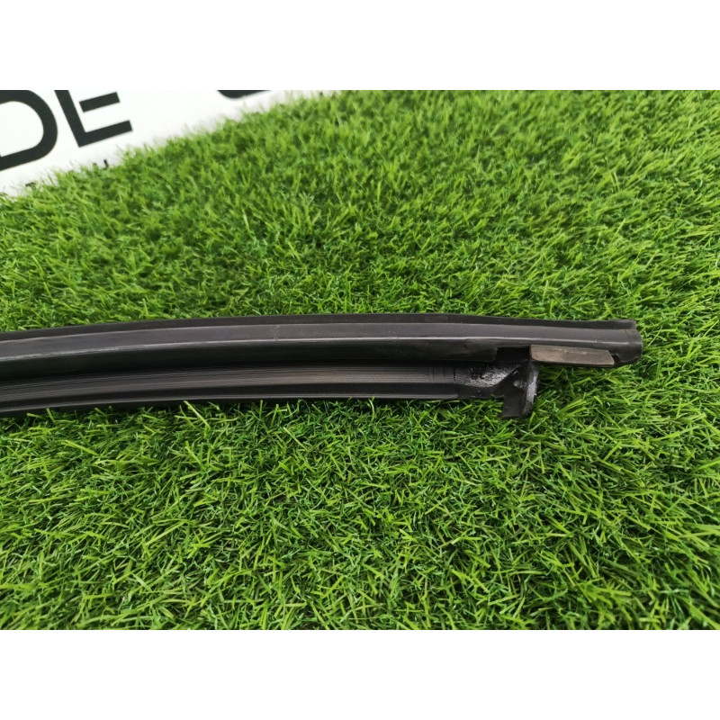 Уплотнитель проема двери (кузов и элементы) Chevrolet Captiva C140 2011 2.2 D (z22d1) 95061127