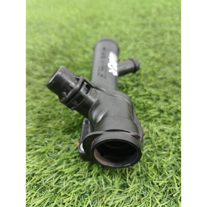 Фланець (система охолодження) AUDI A6 C7 2011 2.0 tdi 03l121132ac