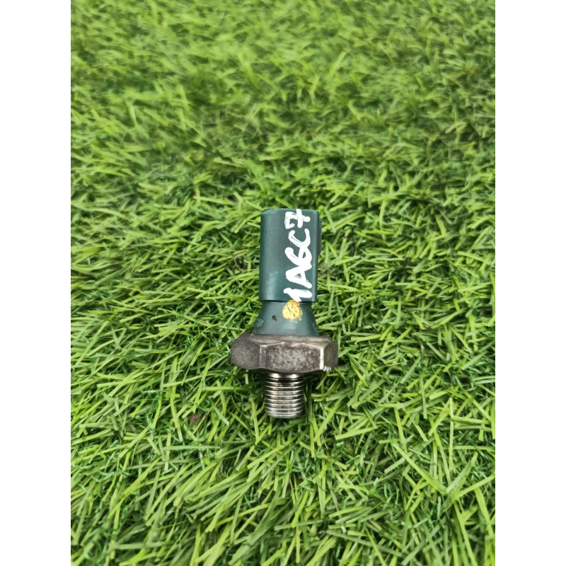 Датчик давления масла (электрика двигателя) AUDI A6 C7 2011 2.0 tdi 036919081c