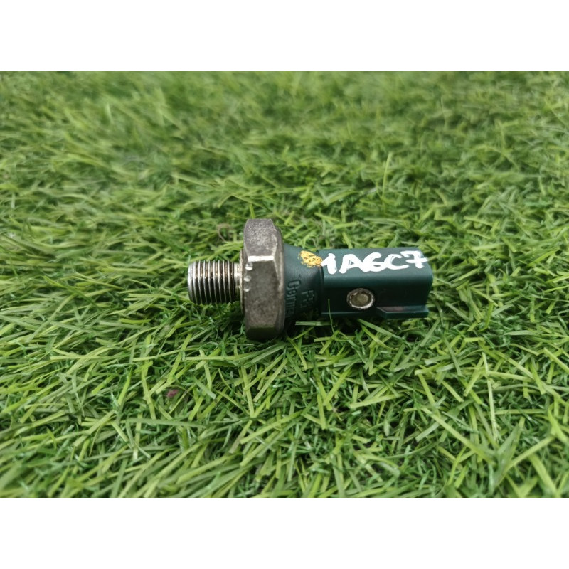 Датчик давления масла (электрика двигателя) AUDI A6 C7 2011 2.0 tdi 036919081c