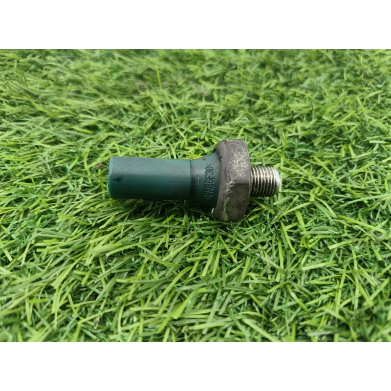 Датчик давления масла (электрика двигателя) AUDI A6 C7 2011 2.0 tdi 036919081c