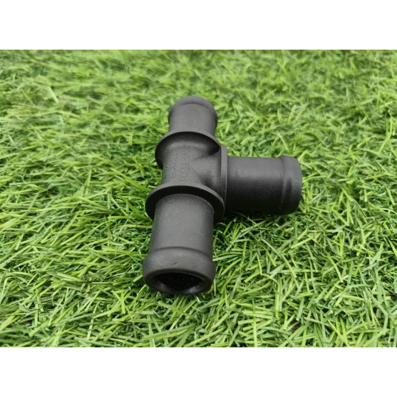 Фланець (система охолодження) AUDI A6 C7 2011 2.0 tdi