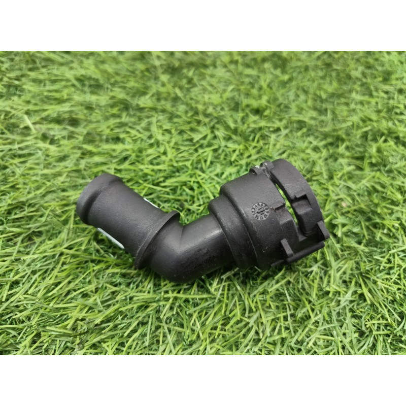 Фланец (система охлаждения) AUDI A6 C7 2011 2.0 tdi 4g0122293g