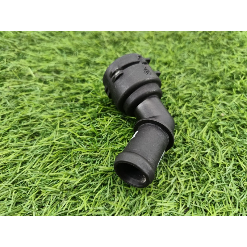 Фланец (система охлаждения) AUDI A6 C7 2011 2.0 tdi 4g0122293g