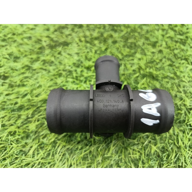 Фланець (система охолодження) AUDI A6 C7 2011 2.0 tdi 4g0121140a