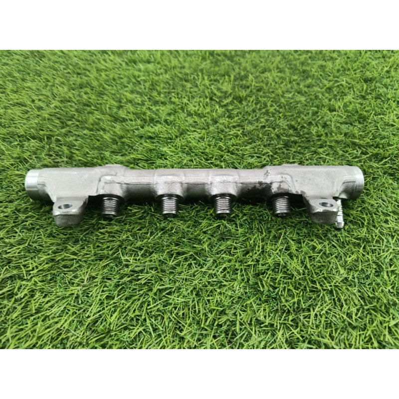 Топливная рампа (топливная система) AUDI A6 C7 2011 2.0 tdi 03l130089q