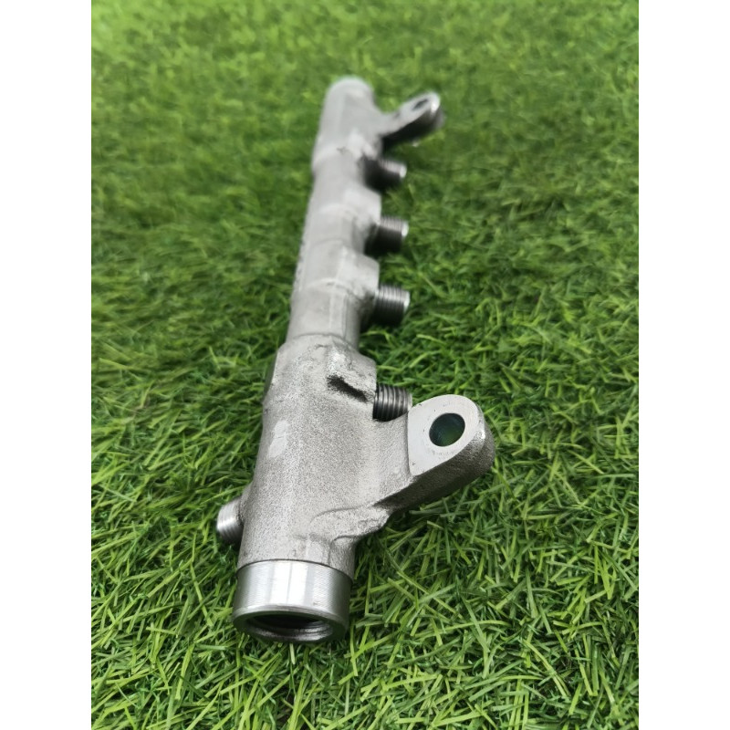 Топливная рампа (топливная система) AUDI A6 C7 2011 2.0 tdi 03l130089q