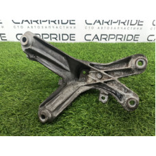 Кронштейн двигателя