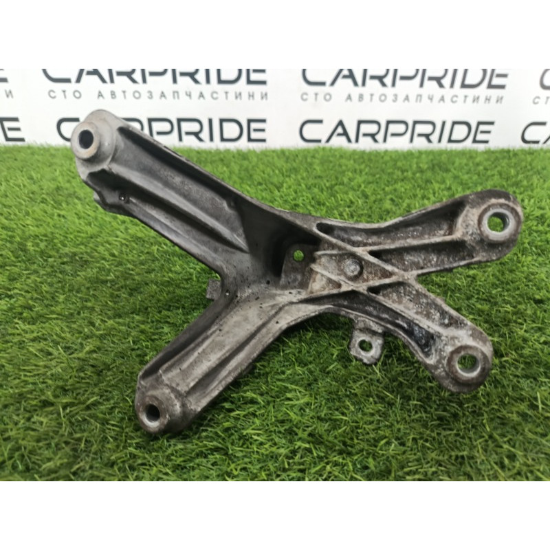 Кронштейн двигателя (кронштейны двигателя) AUDI A6 C7 2011 2.0 tdi 8k0199308be