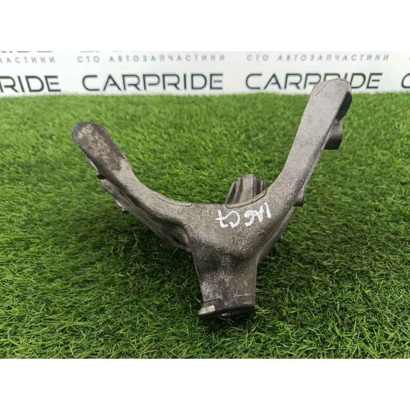 Кронштейн двигателя (кронштейны двигателя) AUDI A6 C7 2011 2.0 tdi 8k0199308be