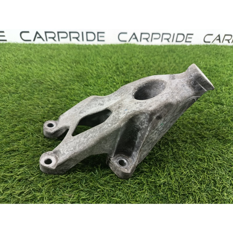 Кронштейн двигателя (кронштейны двигателя) AUDI A6 C7 2011 2.0 tdi 8k0199307be