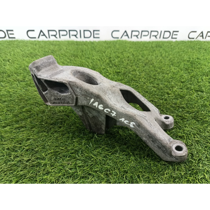 Кронштейн двигателя (кронштейны двигателя) AUDI A6 C7 2011 2.0 tdi 8k0199307be