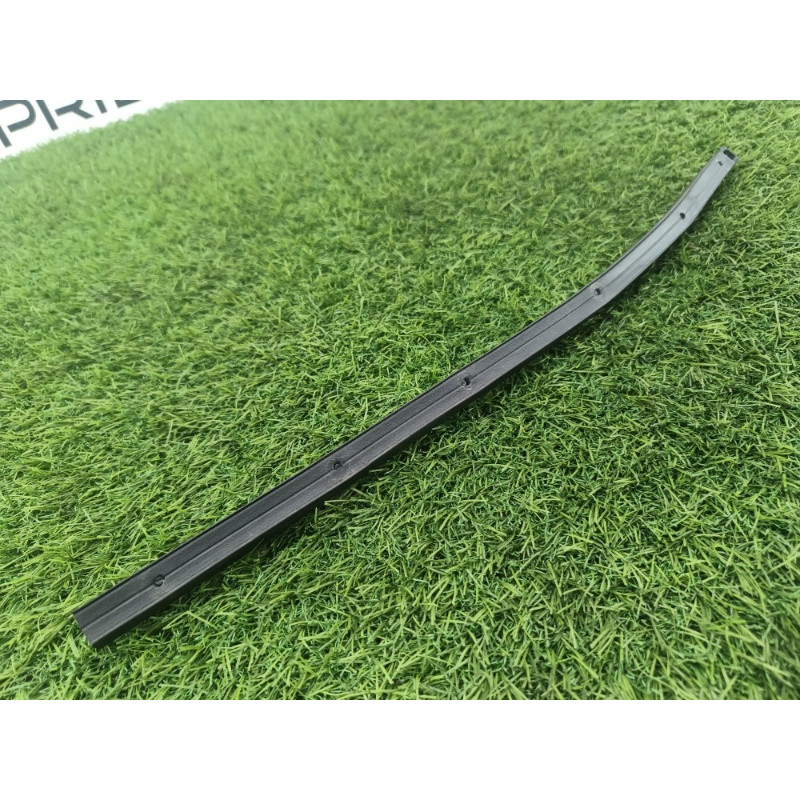 Уплотнитель проема двери (кузов и элементы) Chevrolet Captiva C140 2011 2.2 D (z22d1) 95025613