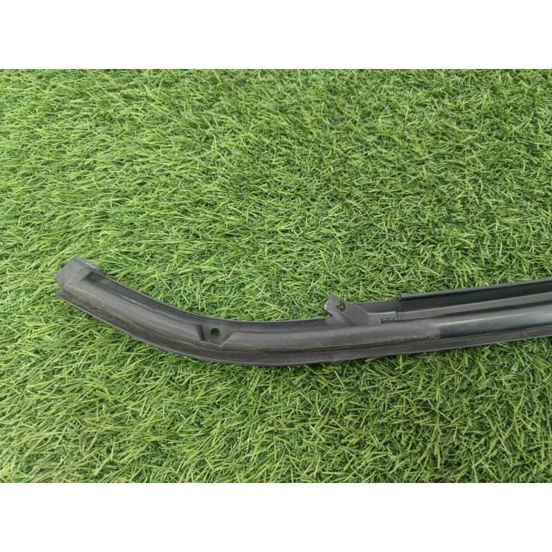 Уплотнитель проема двери (кузов и элементы) Chevrolet Captiva C140 2011 2.2 D (z22d1) 95061128