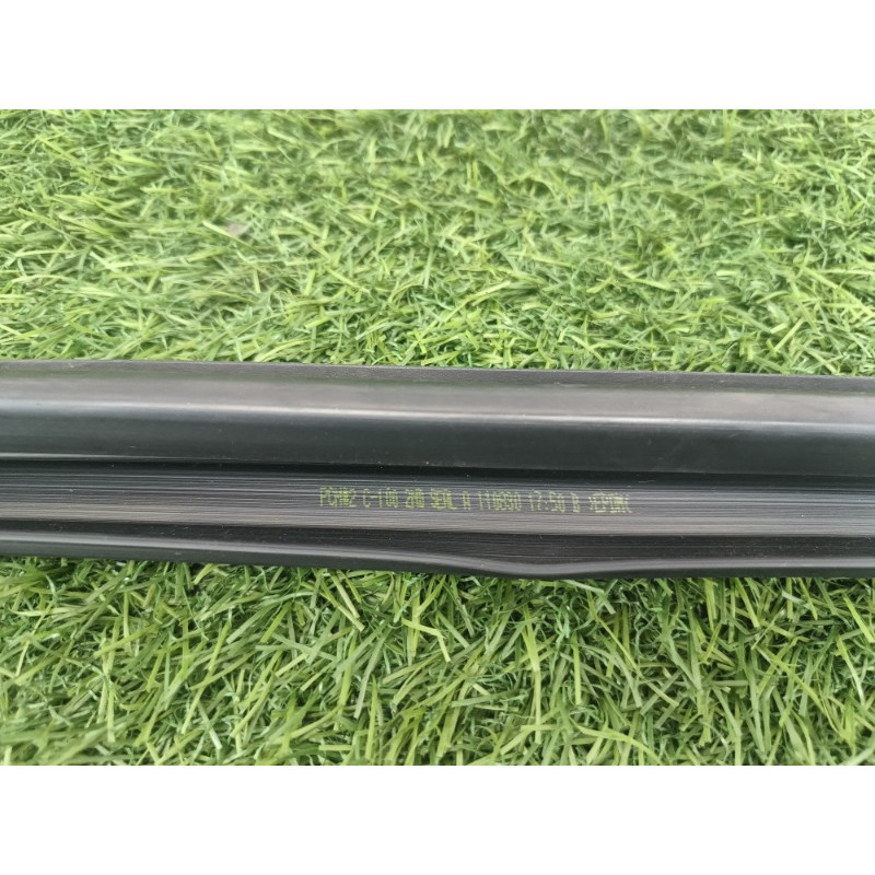 Уплотнитель проема двери (кузов и элементы) Chevrolet Captiva C140 2011 2.2 D (z22d1) 95061128