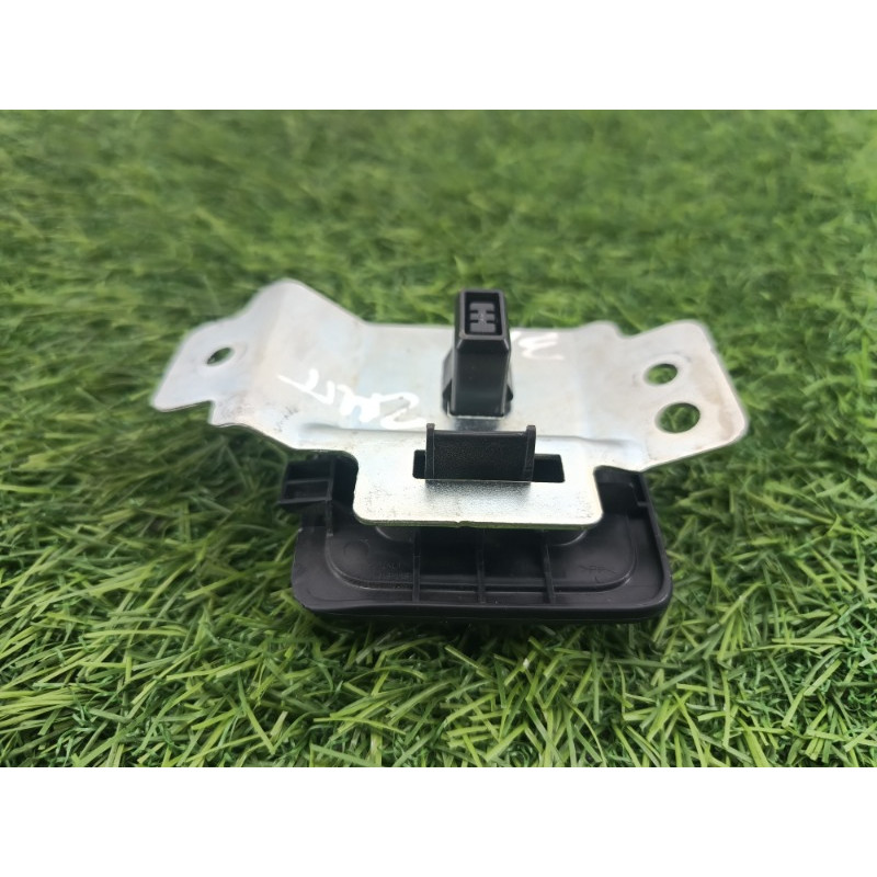 Петля багажника (кузов и элементы) Mitsubishi Outlander GM4W 2022 2.50