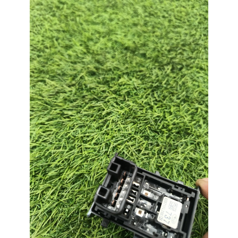 Кнопка стеклоподъемника (электрика / кнопки) Subaru Forester SK 2019 2.5 83071FL320