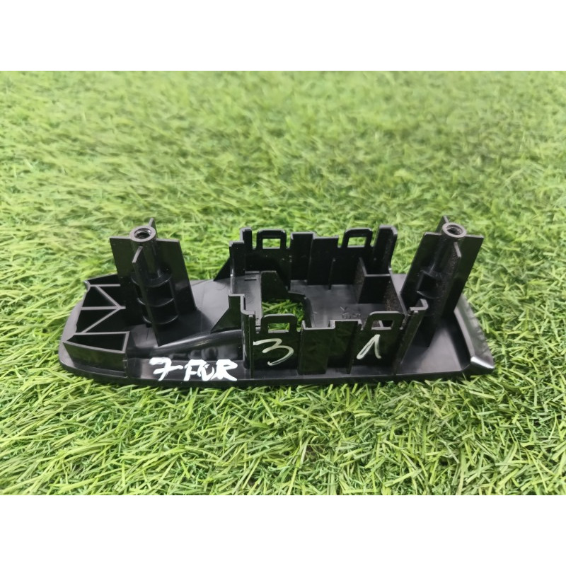 Накладка кнопок склопідйомника (салон) Subaru Forester SK 2019 2.5 83472FL000