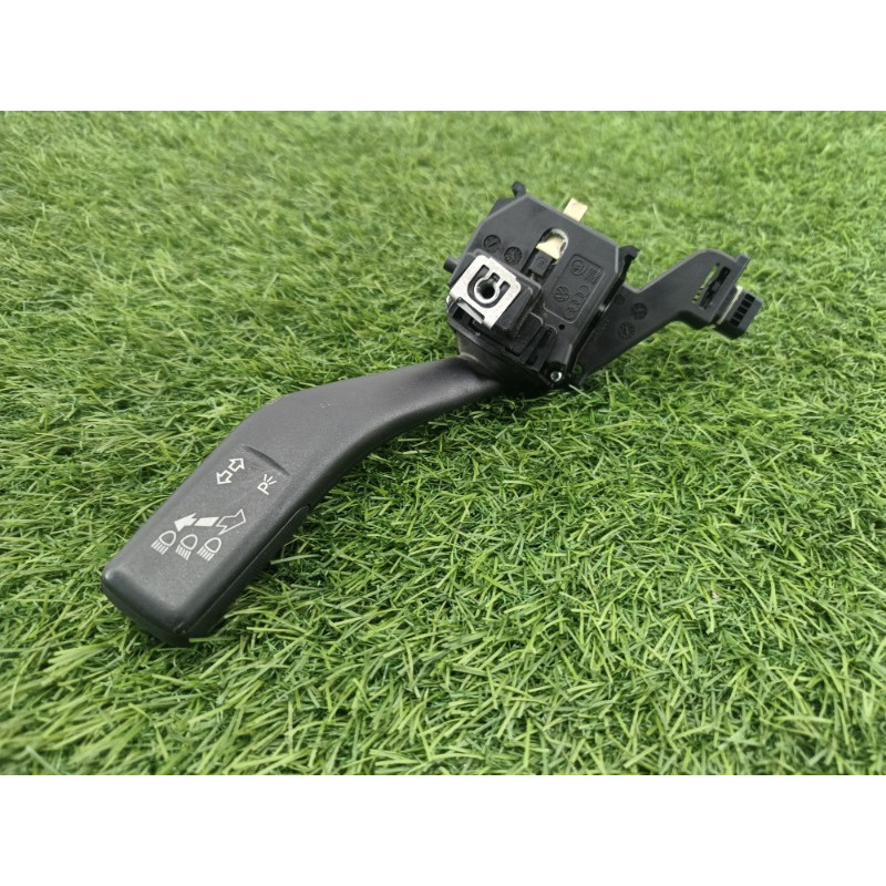 Переключатель поворотов (электрика) Volkswagen Tiguan 5N 2011 1.4 CAVA 1k0953513e