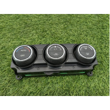 Панель управления климат-контролем