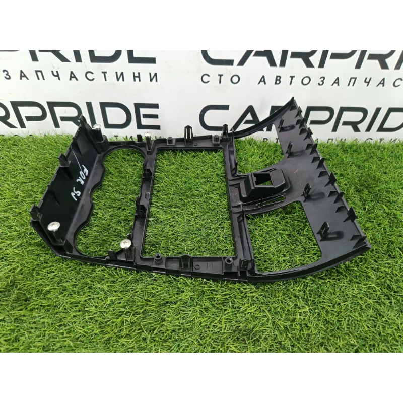 Рамка магнитофона (салон) Subaru Forester SJ
