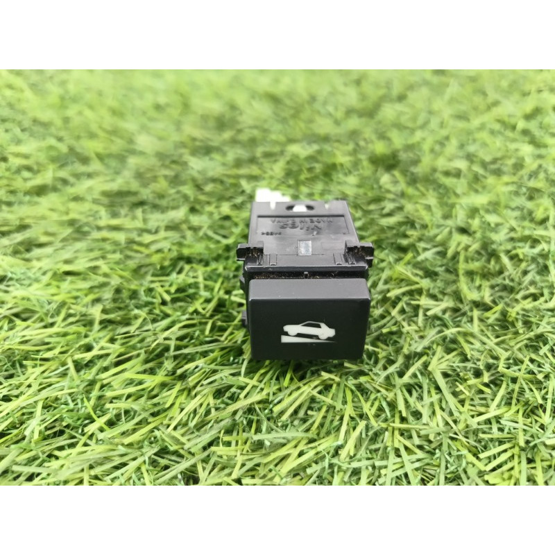 Кнопка помощи при подъеме (электрика / кнопки) Subaru Legacy BN 2016 2.5