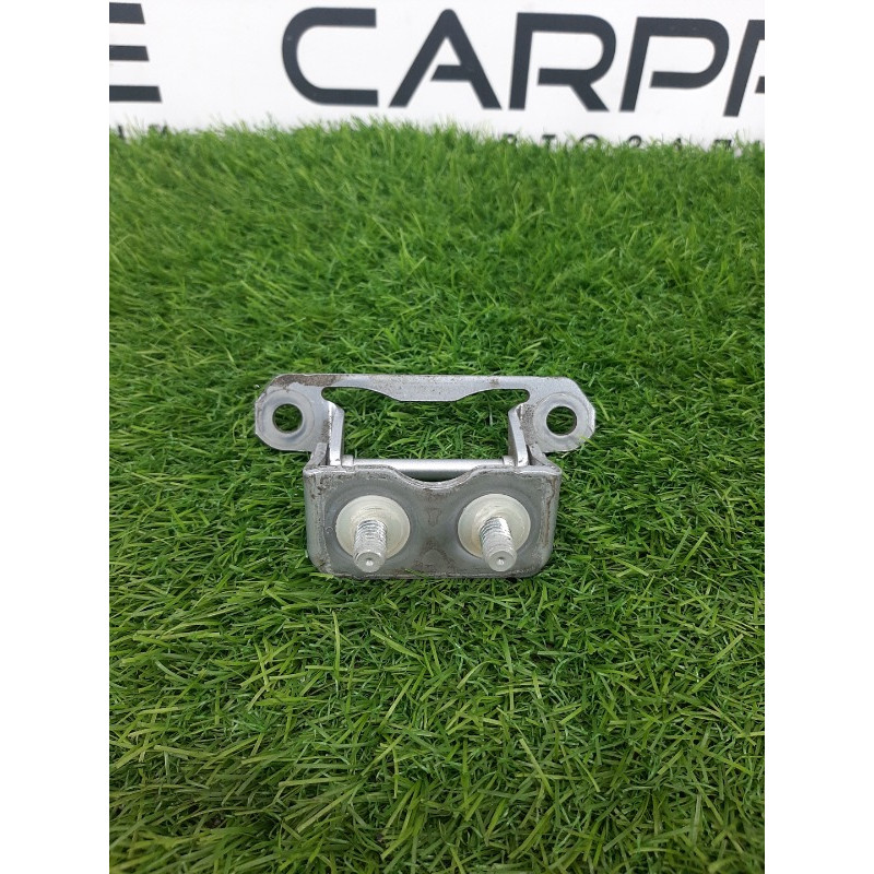 Петля багажника (кузов и элементы) Subaru Forester SJ 60879FJ000