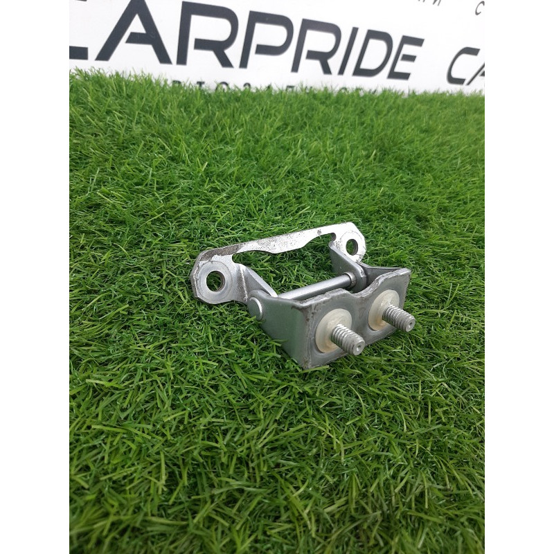 Петля багажника (кузов и элементы) Subaru Forester SJ 60879FJ000