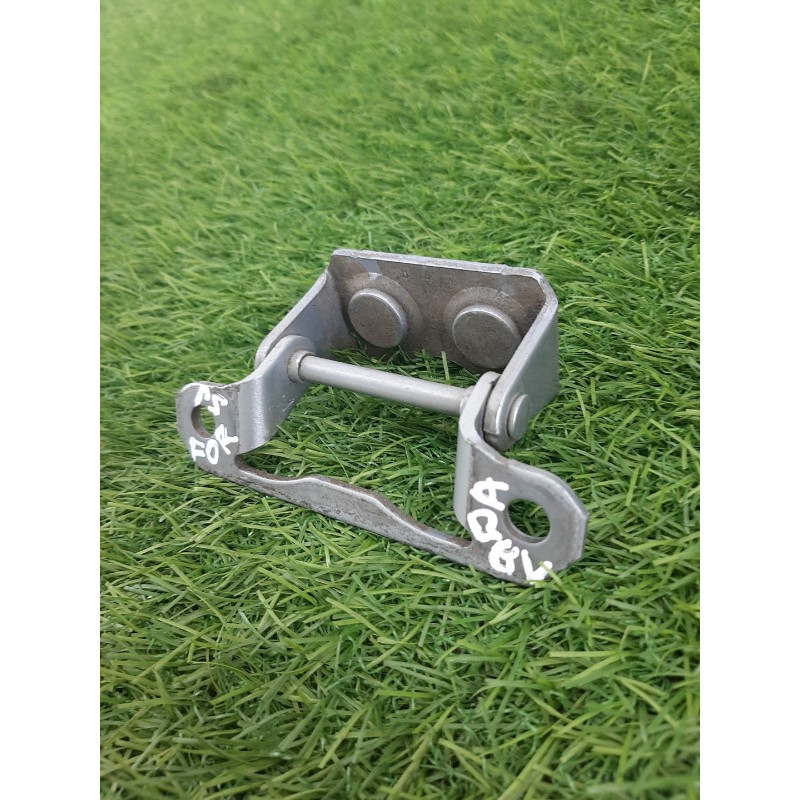 Петля багажника (кузов и элементы) Subaru Forester SJ 60879FJ000