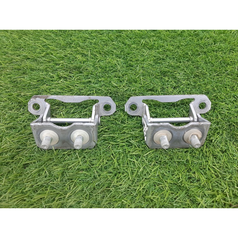 Петля багажника (кузов и элементы) Subaru Forester SJ 60879FJ000