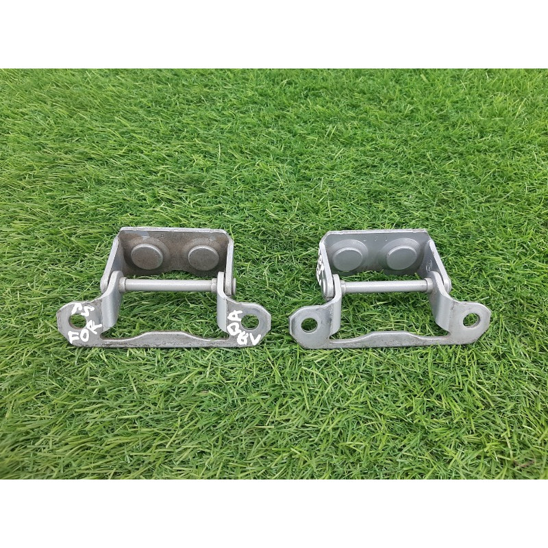 Петля багажника (кузов и элементы) Subaru Forester SJ 60879FJ000