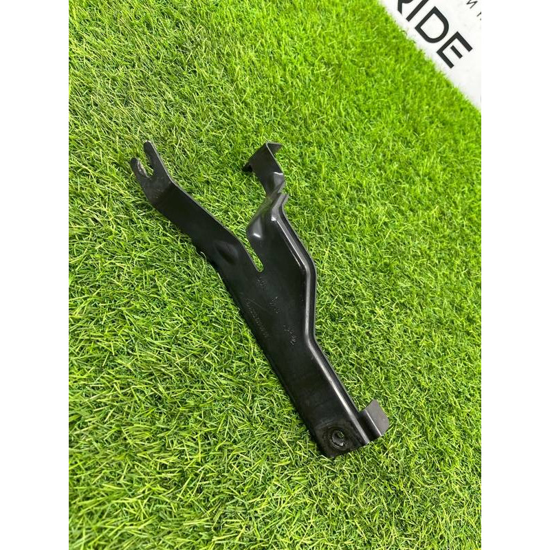 Кронштейн усилителя бампера (стекла и зеркала) Mercedes-Benz E-class w212 2013 2.2 CDI a2126200900