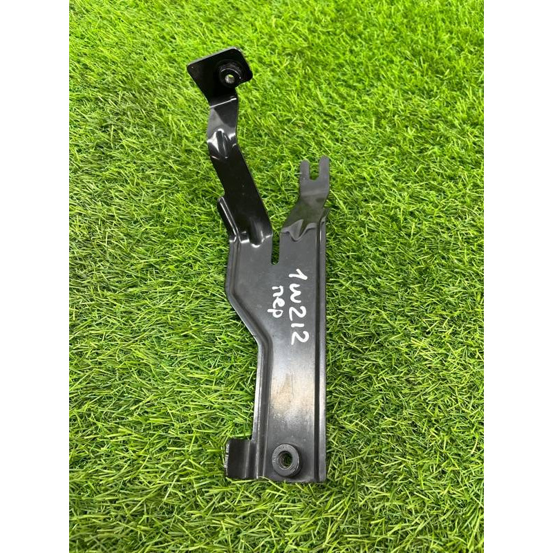 Кронштейн усилителя бампера (стекла и зеркала) Mercedes-Benz E-class w212 2013 2.2 CDI a2126200900