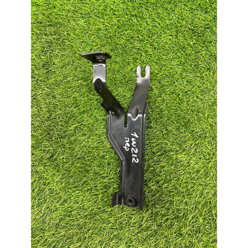 Кронштейн усилителя бампера (стекла и зеркала) Mercedes-Benz E-class w212 2013 2.2 CDI a2126200900