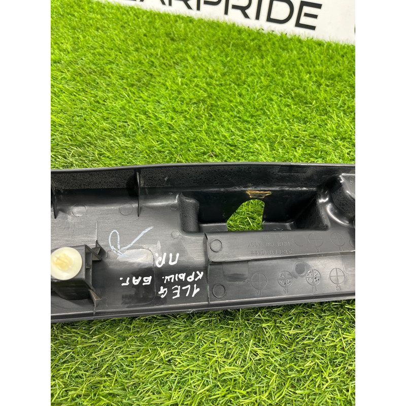 Накладка замка крышки багажника (салон) Subaru Legacy BN 2016 2.5 94511AL10AVH