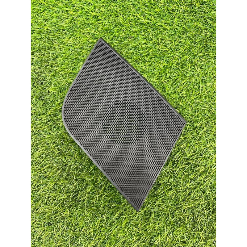 Крышка динамика в торпедо (салон) Subaru Outback B15 66117al02a