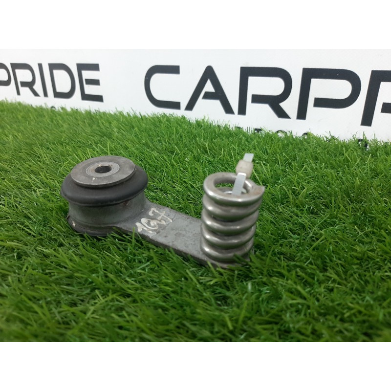 Кронштейн глушителя (выпускная система) Audi Q7 4M 2015 3.0 CRE 8k0253295